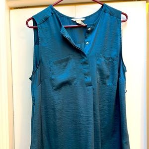 Teal H&am mama maternity top.